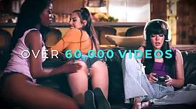 Twenty one sextury - naughty girls give into their seduction and have an outstanding lesbo threeway