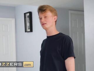 Brazzers - Jimmy Sneaks Into His Stepmom's Quinn Waters Room & Gets To Put His Ramrod In Her Vagina
