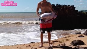 Nudismo na praia do Brasil &mdash;  com pau rosa e gostoso