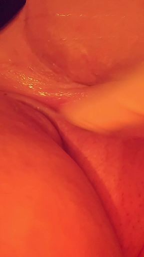 BBW Cums and Squirts so Hard