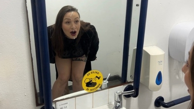 Cheating boss takes surprise facial in pub toilets2