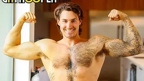 Scotty Fungo's Muscly Bear Masturbation Session - GayHoopla
