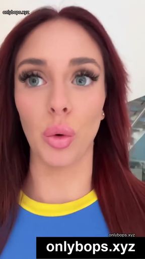 Teen amateur celebrity shows off her onlyfans content