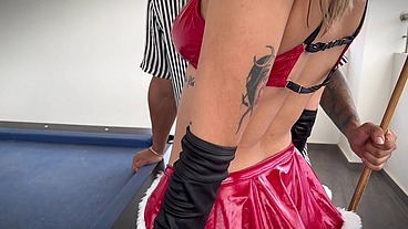 Seduzco a mi jefe mientras uso un traje navideño muy sexy - Molly Smith