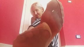 her m. is back from tired work and her feet are sweaty. you should massage them