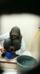 Ngintip cewek pipis
