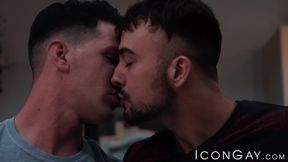 Jacob Stax falls for the irresistible cheeky butt of hot Mason Lear