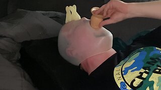 Latex glovemask and dildo sucking in my second breathplay experience