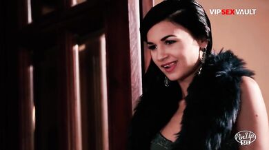 Hot Pinup Beauty Can't Wait For Passionate Sex - VIP SEX VAULT