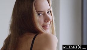 Watch this hot MILF have a wild orgasm while playing with her clit and riding her fingers