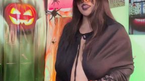Welcome hallowem 🎃 this little witch wants to suck you a little thing🍆💦