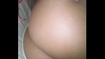 Se masturba para su novio
