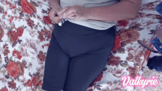 Blowjobs, missionær &#8211; kone brunette MILF buttet luder knepper egen røv