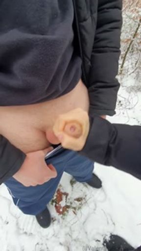 I gave a HANDJOB to a random guy in the snowy forest - CUMSHOT in the snow