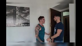 Grindr time UNA ENORME VERGA BLANCA ME ROMPE EL CULO