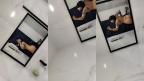nue dans le miroir