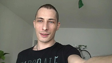 PORN AMATOR FROM LONDON WITH BRITISHBOY BAREBACKERS