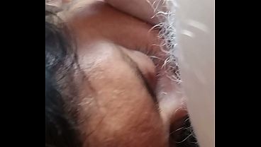 Mi vecina madura me visita cuando su marido no est&aacute_