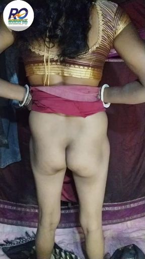 India Desi housewife ne apni saree show kar diya aur apne chut me finger karke dikha Raha hai hindi audio me video majedaar Desi nude video chut mast lagta thaa aur apne chut me chudwane ka man karta