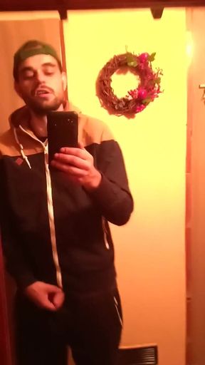 Dressed in Front of the Mirror, I Play and Show off