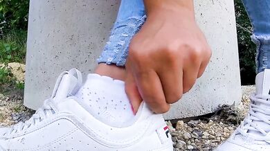 Katis 6 days dirty sweaty socks and Sweaty Shoes Fila sneakers shoeplay lick my dirty sneakers clean