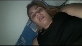 Una amiga del Cole se masturba y m manda su video