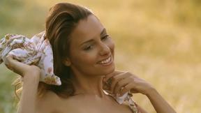 ”Hot all natural babe Anetta Keys showing of satisfying natural naked body”