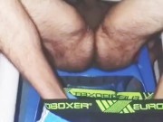 BULTO DE VERGA Y MACHO CANDENTE + PIERNAS PELUDAS CON VERGA ENORME