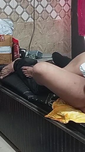 48 Years Wali 2 Bachon Ki Maa Ki