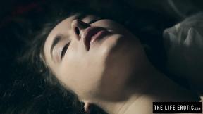 ”Horny mommy masturbates to orgasm with a smashed egg”