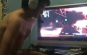 Twink Plays Call of Duty and Cums
