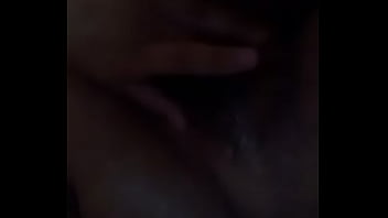 novinha se masturbando no banho
