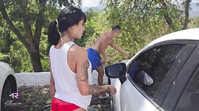 Colombian has sex in a public car wash with a guy with a big cock - Athenea Rose & Max Betancur