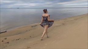 milf with naked big ass beach