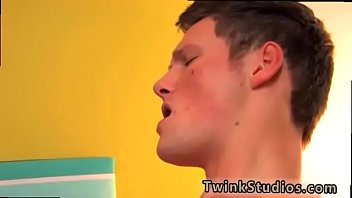 Free boy first time sucking cock gay porn It&#039_s a classic porno scene: