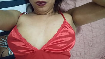 Jovencita se masturba antes de dormir a nombre del profesor ya que se comi&oacute_ su rica Polla, Colegiala caliente y exitada.