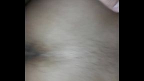 sentando sem capa e leitando dentro