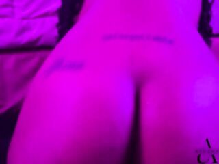 Cream whilst u eat my twat