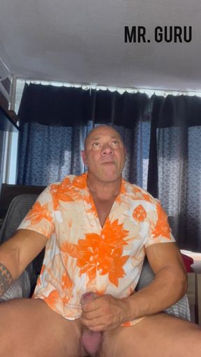 Mrguru Sexy Bodybuilder Wank at Home