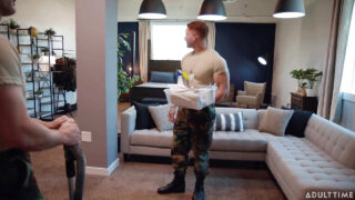 Los sementales militares tatuados Blain O&#39;Connor y Jeremiah Cruze en una intensa acción anal a pelo