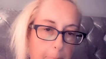 RevealMe.com - Carla-jay25