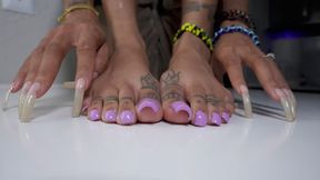 Wifey Z long natural nails asmr tapping long purple toenails