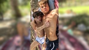 Hard Pounding Between Twinks