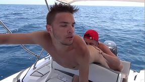 Pillonage en d'_un petit cul serr&eacute_ et imberbe par la bite d'_un marin b. | Lifeguard - Sc&egrave_ne 4