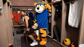 Muscly Mascots Bang Hard - Jake Preston & Shamu Azizam