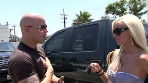 Splendid blonde milf all to fuck