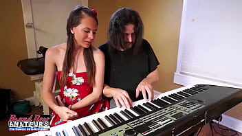 Slim Bitch Cloe Plays Da Huge Key Of Da Director&#039_s Piano!