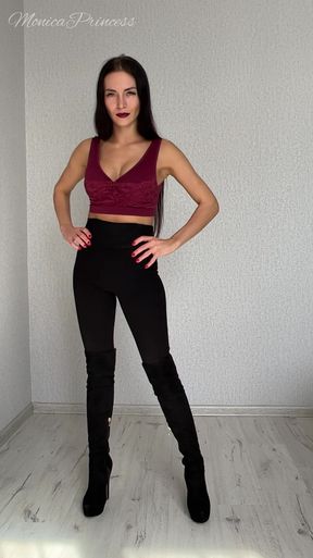 Giantess Squeezes Tiny Men and Eats