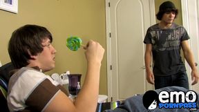 Young Jordan Long cums after analled by hung emo