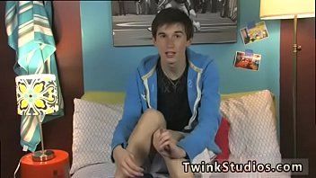 Gay twink fuck tube Skyelr Bleu is on camera giving an interview and